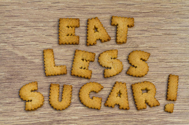 字母形状的饼干说少吃糖