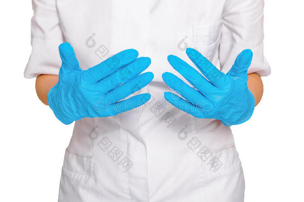 医生用无菌手套举手，隔离在白色的医疗广告概念上。