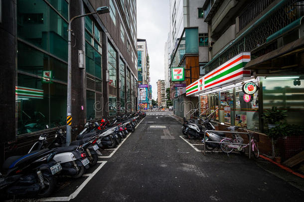 台湾台北中孝福兴附近的一条狭窄街道。