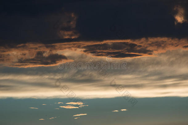 <strong>雨后的天空</strong>