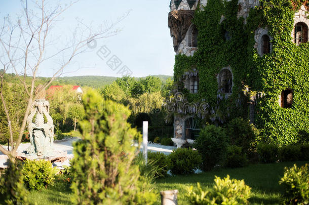 保加利亚布尔加斯附近美丽的古老<strong>童话城堡</strong>。 <strong>城堡</strong>的墙壁，绿色的花园