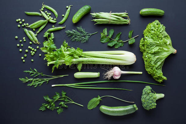 新鲜<strong>绿色蔬菜</strong>的收集