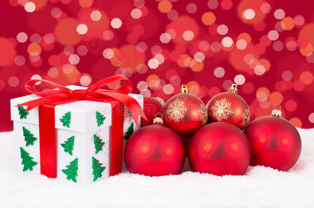 圣诞卡礼品装饰礼品和红球