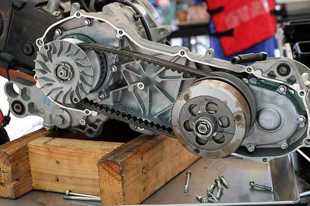 皮带发动机拆卸发动机装<strong>配套</strong>件摩托车。