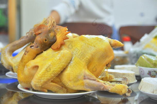 每年农历新年，每个越南家庭都有煮鸡参加年终聚会