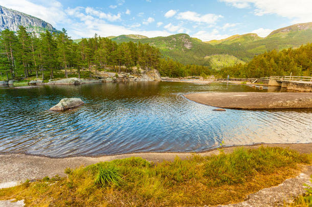 夏季山河<strong>美景</strong>