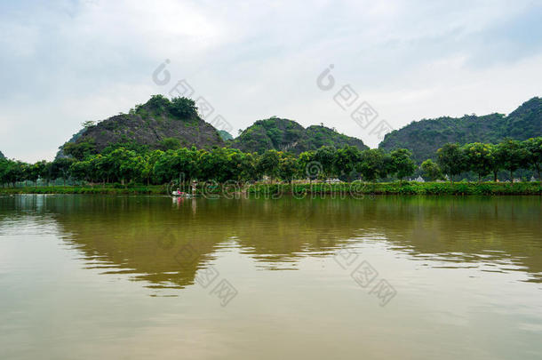 亚洲亚洲的海湾平船