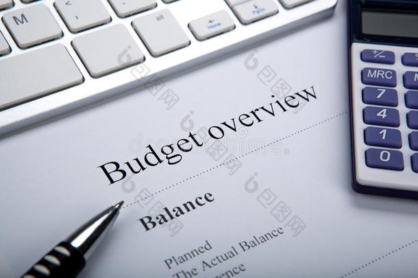 文件标题预算概述和键盘，计算器