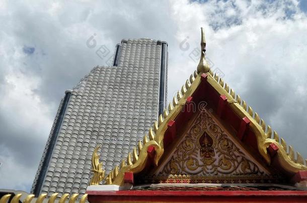 曼谷佛教寺庙和高楼大厦