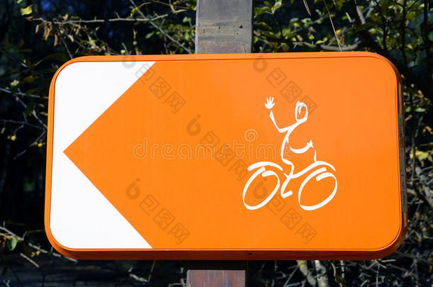 自行车骑自行车广告牌注意圆形的