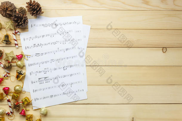 自己创建音乐单张笔记纸。顶部查看音乐单张