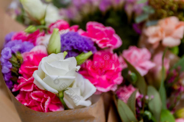 鲜花市场，鲜艳多彩的鲜花
