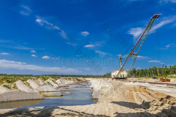 降落伞大的水桶建设设计