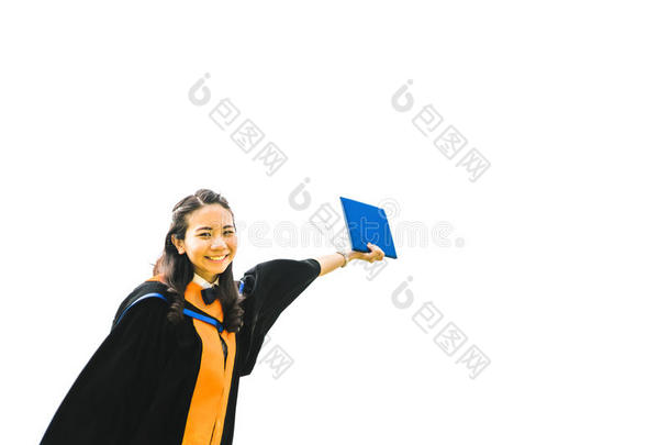 美丽的亚洲大学或大学研究生妇女提高她的证书，教育或成功的概念，孤立上