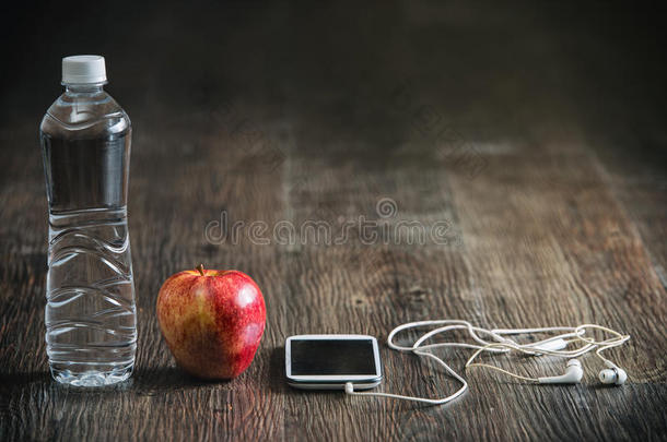 健身跑步运动设备，水<strong>手机音乐</strong>毛巾苹果