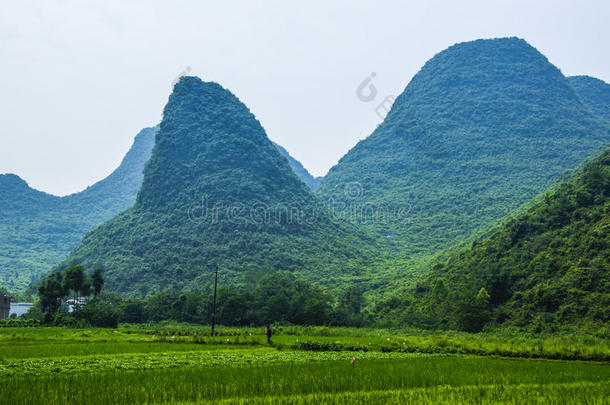 <strong>春天美丽</strong>的喀斯特山区和乡村<strong>风景</strong>