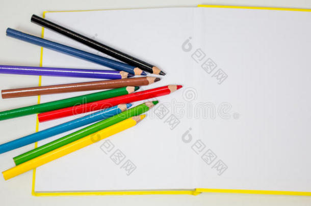 所有<strong>儿童</strong>创意，铅笔，<strong>剪刀</strong>，彩纸