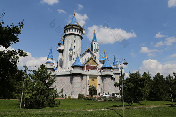 萨佐娃科学、艺术和文化公园的童话城堡