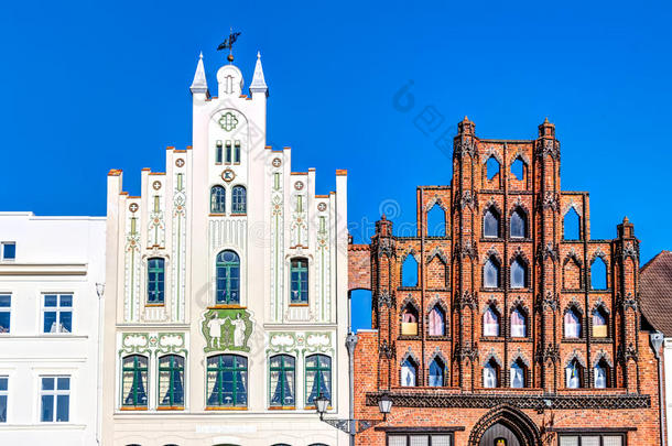 建筑学波罗的海蓝色砖建筑