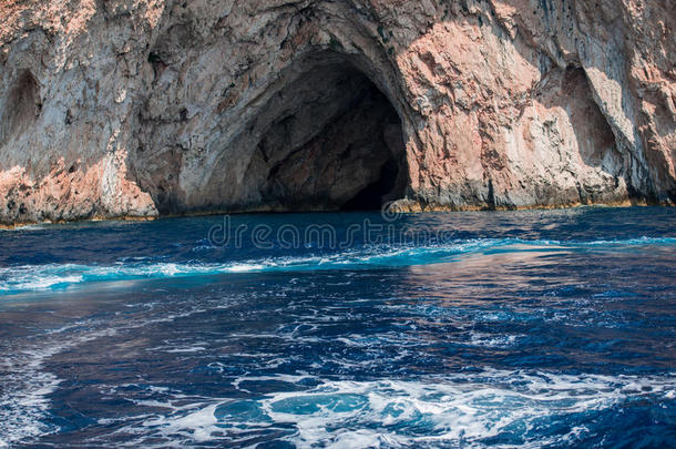 海湾蓝色斗篷悬崖海岸