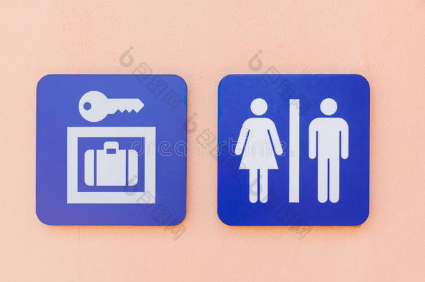 储物柜和厕所的蓝色标志或符号