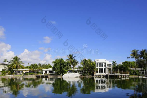 海滩蓝色船房地产佛罗里达州