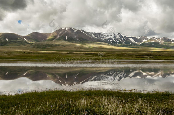 卑尔根基尔吉斯坦吉尔吉斯斯坦湖山