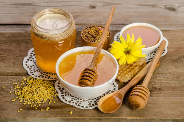 蜜蜂产品（蜂蜜、花粉、蜂窝）