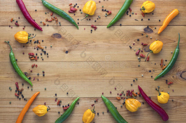 辣椒，黄辣椒，胡椒和彩色胡椒