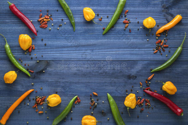 辣椒，黄辣椒，胡椒和彩色胡椒