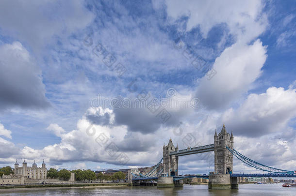 伦敦塔和大桥