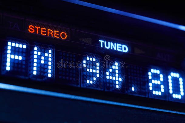调频调谐器无线电显示器。 立体声数字频率站调谐。