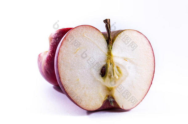 鲜红色苹果横截面切片切割横截面在CL内
