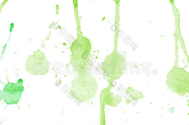白色背景上的绿色水彩飞溅和斑点。 水<strong>墨画</strong>。