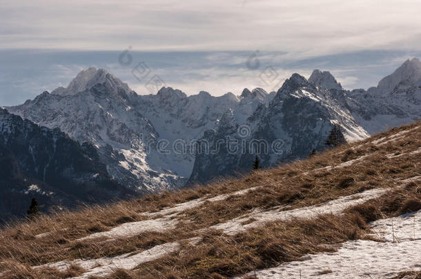 大雪山山峰的美丽景色