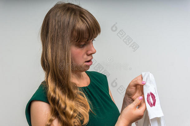 通奸事件衣服背叛男朋友