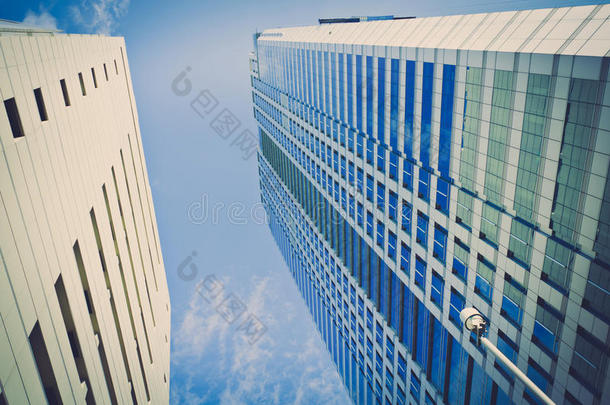 蓝天上的一座高楼大厦