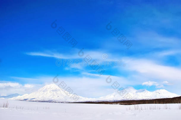 美丽的冬季火山景观