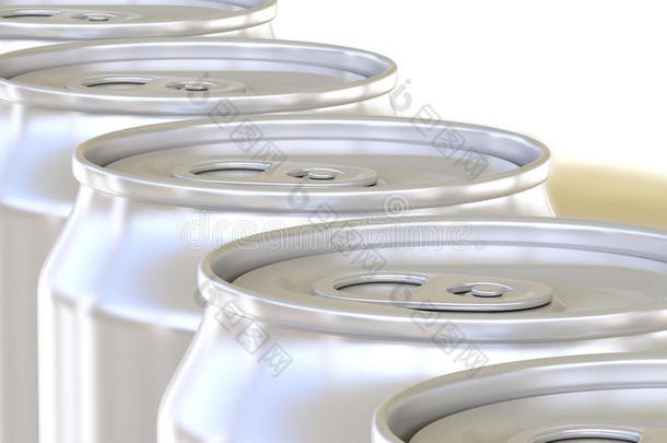 通用铝罐在输送<strong>机</strong>上移动。 软饮料或啤酒工业生产线。 回收包装。 3D