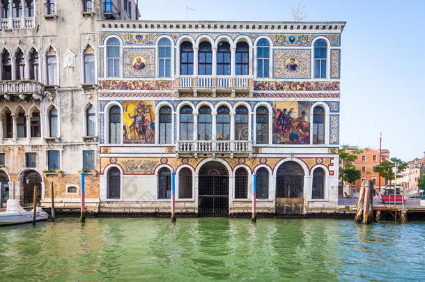 300年历史的威尼斯宫殿正面从运河格兰德