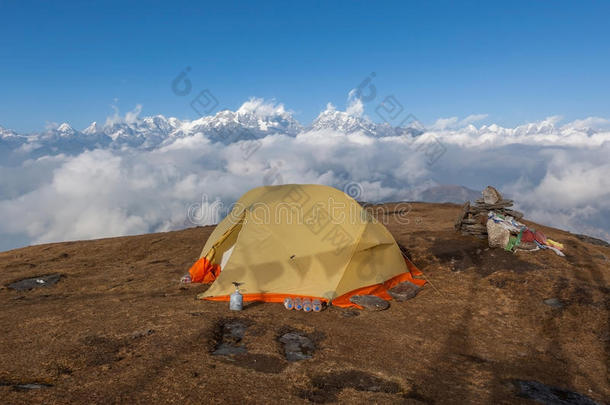 皮基<strong>山顶</strong>上的<strong>露营</strong>帐篷。