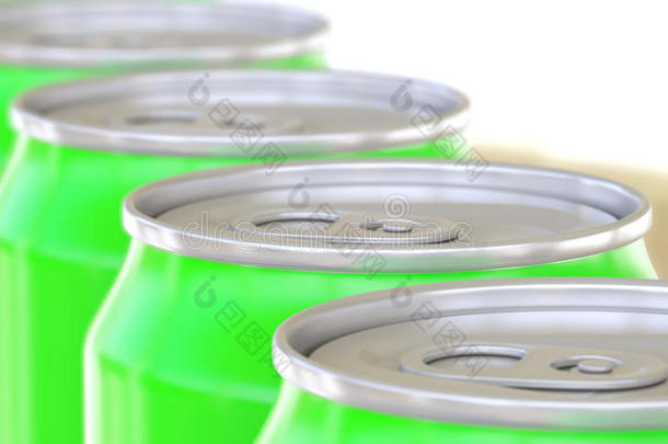 绿色铝罐输送机。 软饮料或啤酒生产线。 回收包装。 三维渲染
