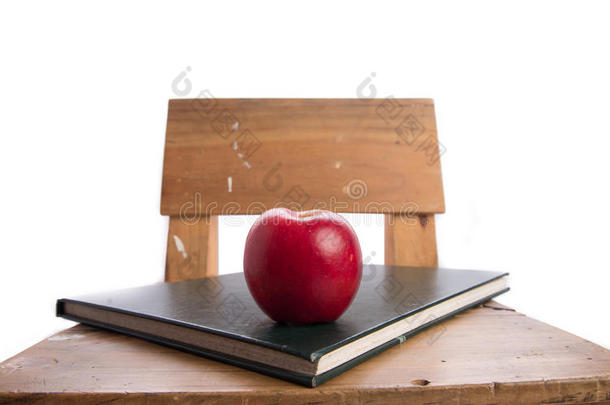 苹果对书籍和椅子的教育理念回到学校