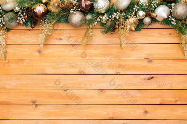 圣诞花环边框木板背景
