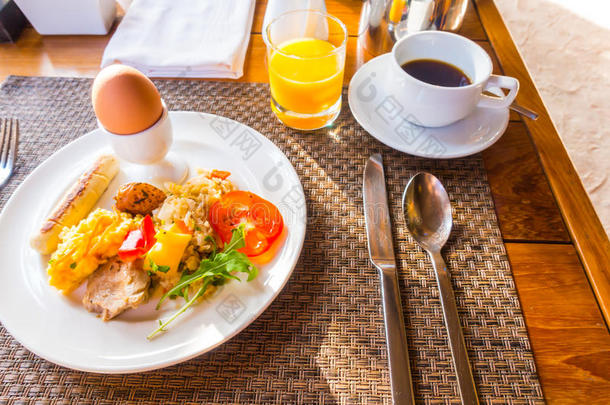 早餐鸡蛋煎蛋卷的特写。