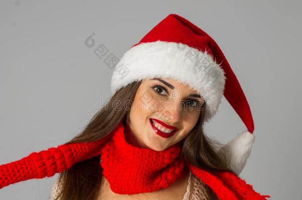 戴圣诞帽和<strong>红领巾的</strong>女孩