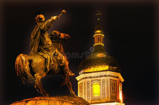 博格丹·赫梅尔尼茨基雕像圣索菲亚·基辅乌克兰