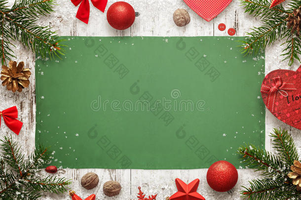 圣诞冬桌背景图像与圣诞装饰品