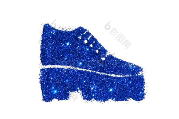 时尚的拖拉机鞋底靴子的高跟鞋蓝色闪光在白色