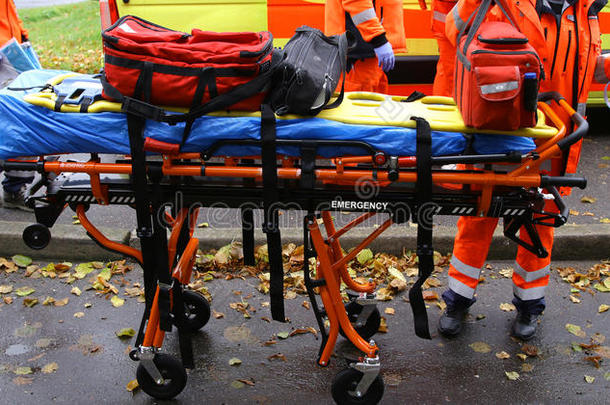 紧急救护车救援担架手推车在阿克顿